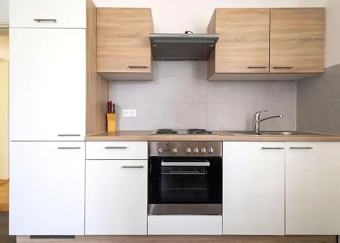 Alpen-hostel Mittelstation Sued Mit Motorradvermietung *